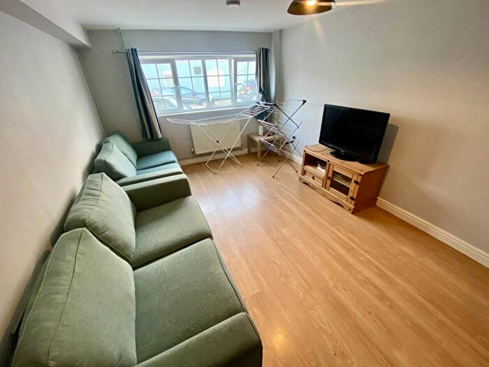 4 Bedroom Property To Rent In Bond Street, Sandfields, City Centre, Swansea, SA1