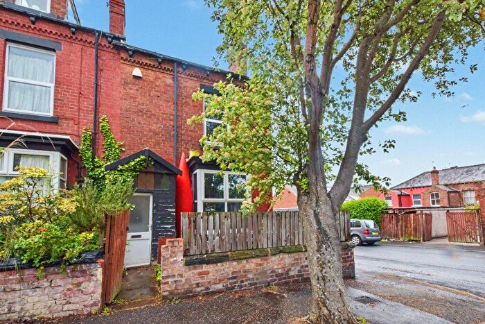 4 Bedroom End Of Terrace House For Sale In Athlone Terrace, Leeds, West Yorkshire, LS12