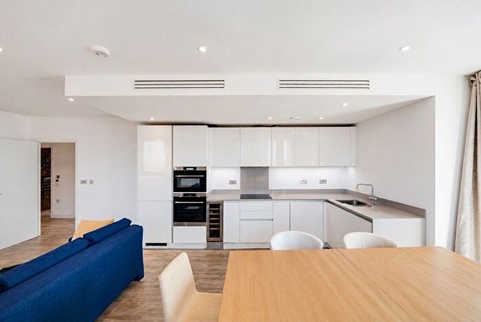 2 Bedroom Flat For Sale In Wandsworth Road, Gladwin Tower, SW8