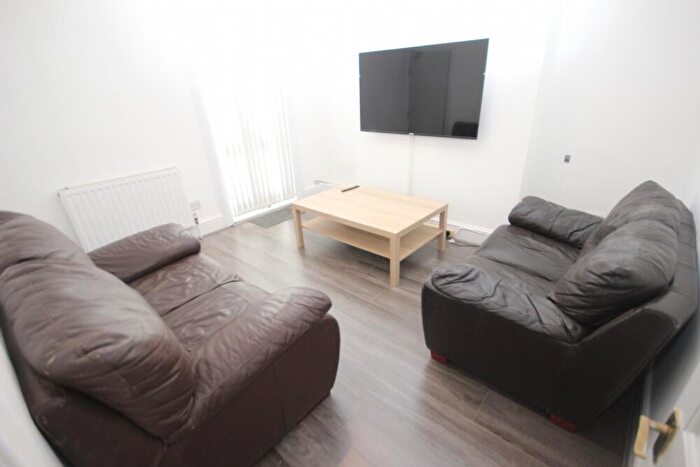 4 Bedroom Terraced House To Rent In Empress Road, L7