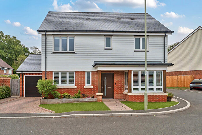3 Bedroom Detached House For Sale In Willowbourne, Fleet, GU51