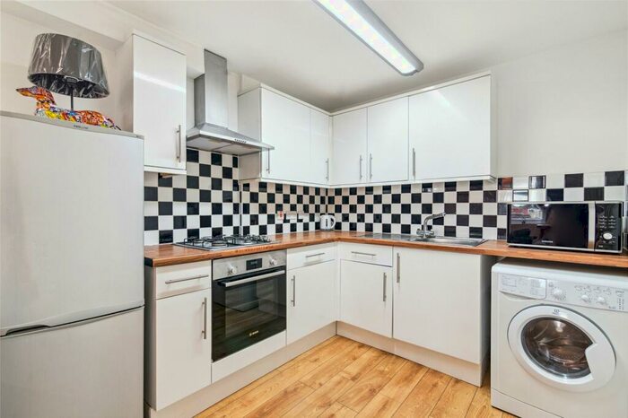 1 Bedroom Flat To Rent In Windus Road, Cazenove, N16
