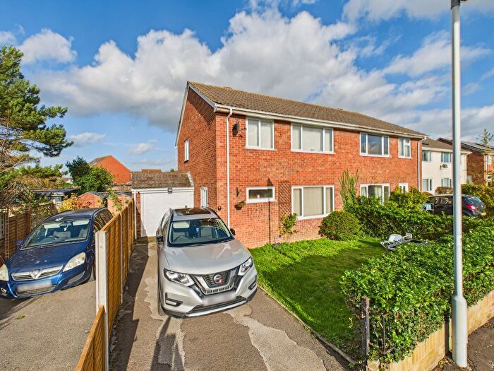 3 Bedroom Semi Detached House For Sale In Willow Close, Bridgwater, TA7