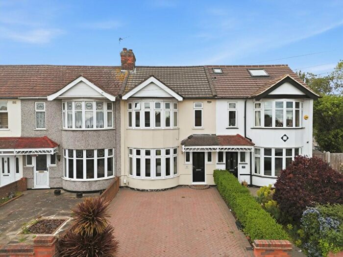4 Bedroom Terraced House For Sale In Abbs Cross Lane, Hornchurch, RM12