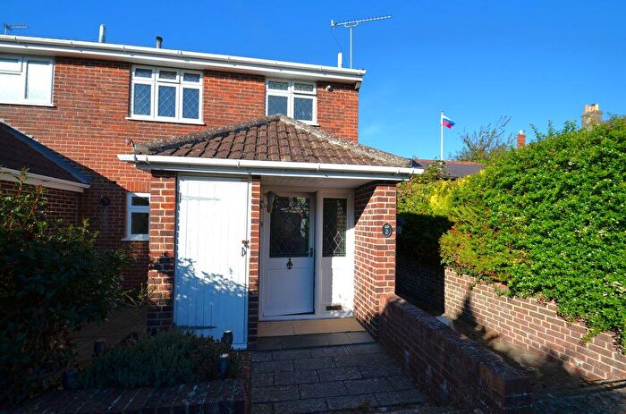 3 Bedroom House To Rent In Mudeford, BH23