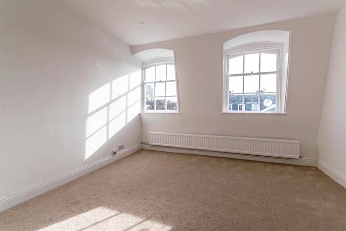1 Bedroom Apartment To Rent In Portland Place, Brighton, BN2