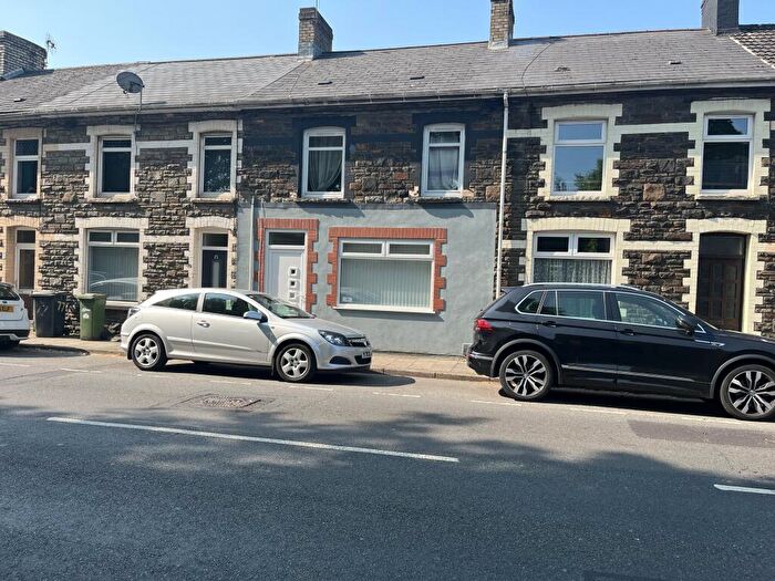 1 Bedroom Flat To Rent In Commercial Street, Risca, NP11