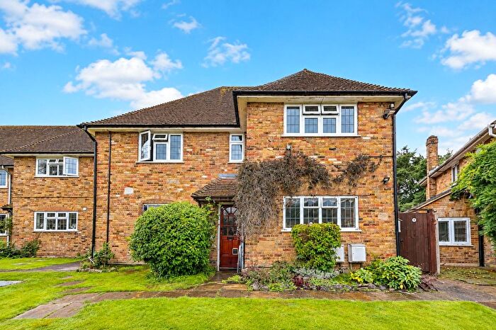 2 Bedroom Flat For Sale In Howard Ridge, Burpham, Guildford, Surrey, GU4