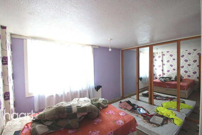 2 Bedroom Apartment For Sale In Kingsland Road, Luton, LU1