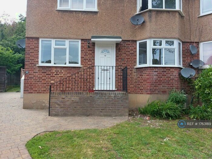 2 Bedroom Maisonette To Rent In Kenton Gardens, St. Albans, AL1