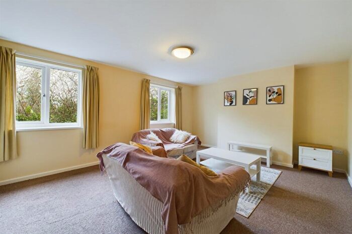 2 Bedroom Property To Rent In Kirkley Lodge, Park Avenue, Newcastle Upon Tyne, NE3