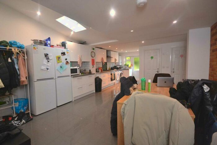 6 Bedroom Terraced House To Rent In Donnington Road, Reading, RG1