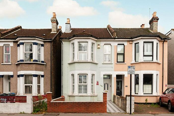 3 Bedroom Semi-Detached House To Rent In Croydon, Croydon, CR0