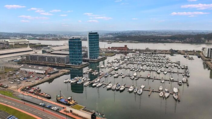 1 Bedroom Apartment To Rent In Dock Head Road, Marina Point West Chatham Quays Dock Head Road, ME4