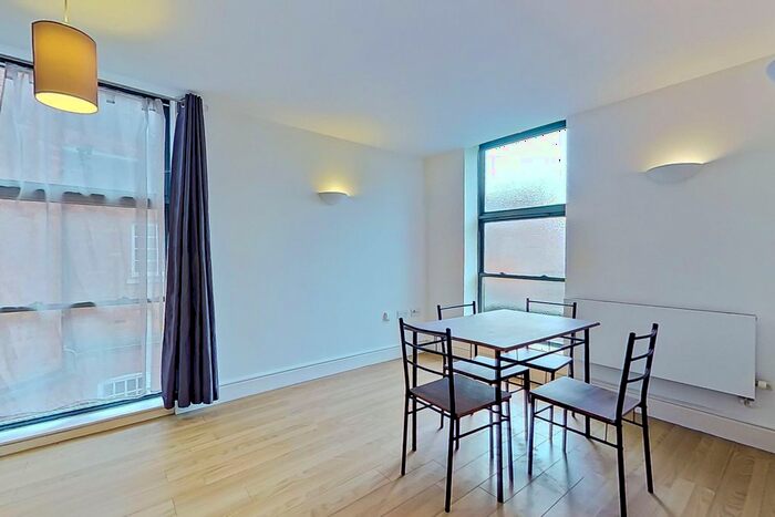 1 Bedroom Flat For Sale In High Street, Sutton Coldfield, B72