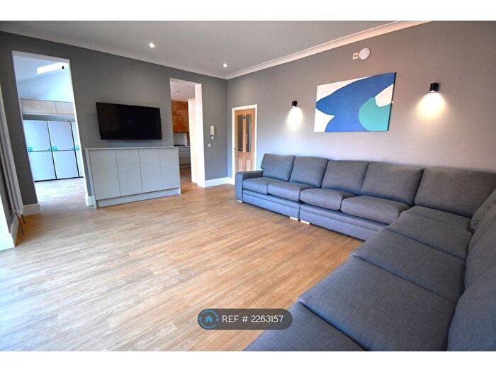 11 Bedroom End Of Terrace House To Rent In Addington Road, Reading, RG1