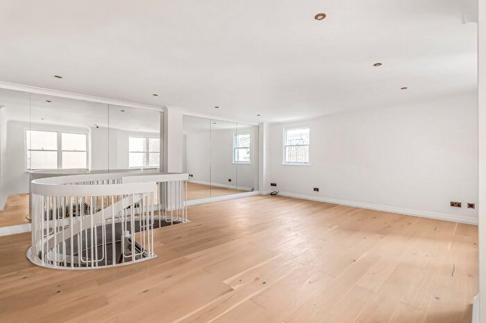 2 Bedroom Flat For Sale In Queen's Gate, South Kensington, London, SW7