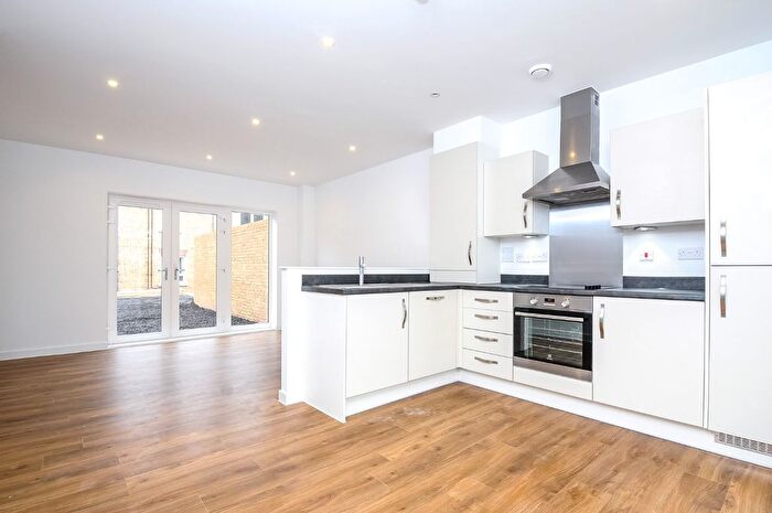 1 Bedroom Flat To Rent In Old Devonshire Road, Balham, London, SW12
