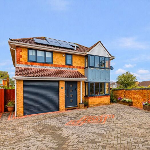 4 Bedroom Detached House For Sale In Ashman Close, Caerphilly, CF83