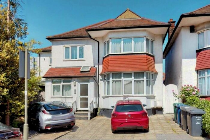 2 Bedroom Flat To Rent In Denehurst Gardens, Hendon, NW4
