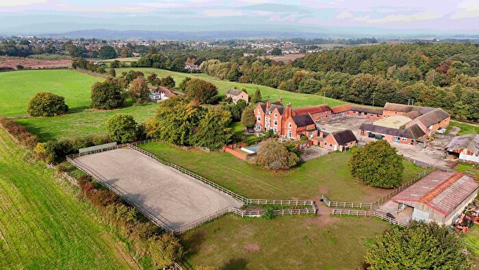 8 Bedroom Farmhouse For Sale In Hurcott Hall Farm, Kidderminster, DY10