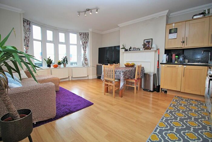 2 Bedroom Apartment For Sale In Somerhill Road, Hove, BN3
