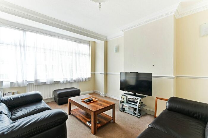 3 Bedroom Terraced House To Rent In Beckway Road, London, SW16