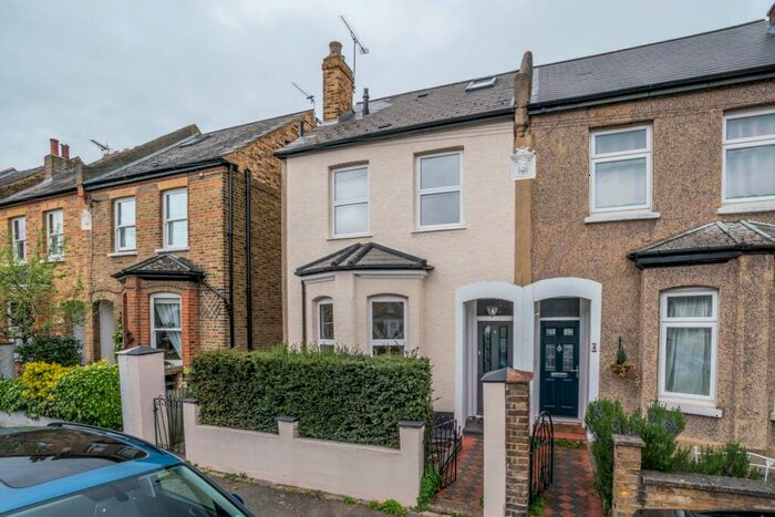 4 Bedroom Semi-Detached House To Rent In Glenthorne Road, Kingston Upon Thames, KT1