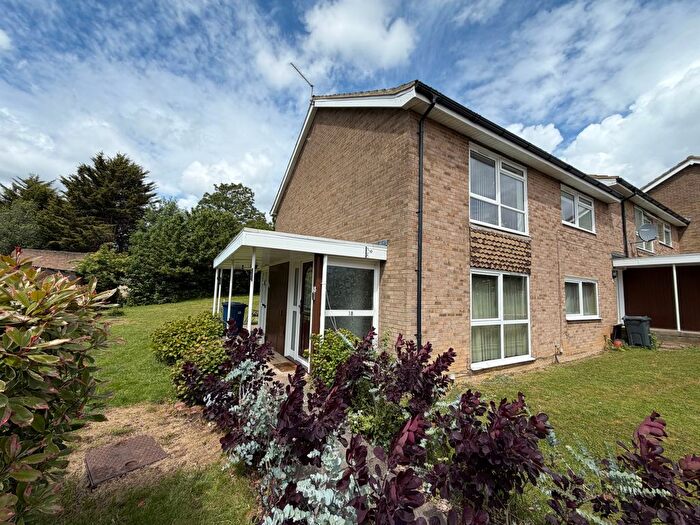 2 Bedroom Maisonette To Rent In Heath View, London, N2