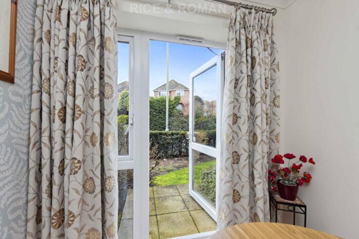 1 Bedroom Retirement Property For Sale In Emmeline Lodge, Leatherhead, KT22