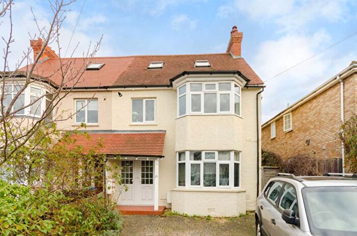 3 Bedroom Maisonette For Sale In Westbury Road, New Malden, KT3