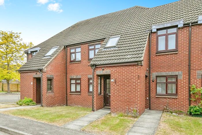 2 Bedroom Maisonette For Sale In The Lawns, Stevenage, Hertfordshire, SG2