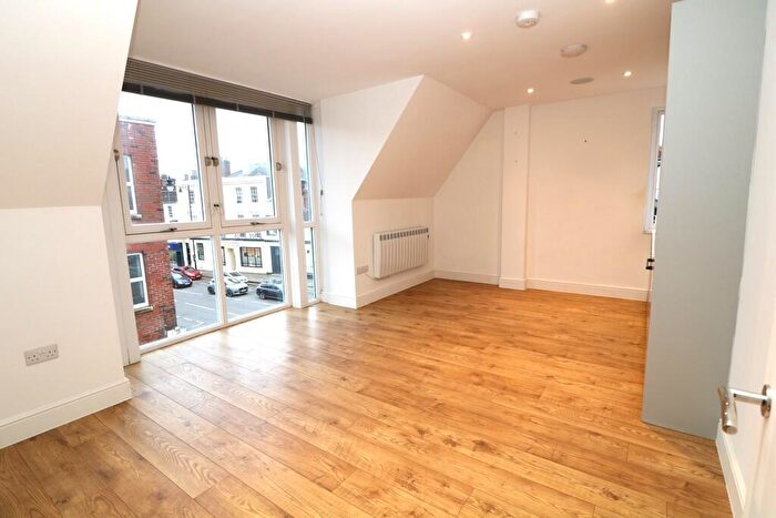 1 Bedroom Apartment To Rent In St. Martins Walk, Dorking, RH4