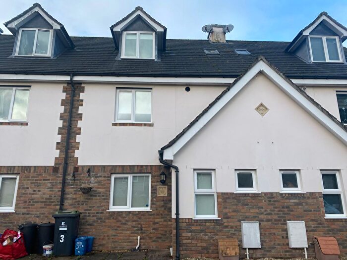 3 Bedroom Property To Rent In Brook Estate, Monmouth, NP25