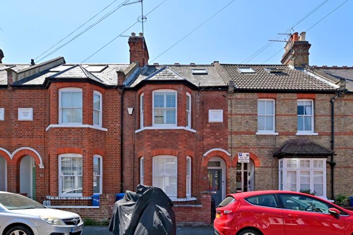 4 Bedroom Detached House To Rent In Temple Road, Windsor, Berkshire, SL4