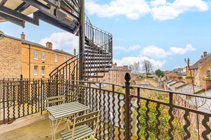 2 Bedroom Apartment For Sale In Upper Hampstead Walk, London, NW3