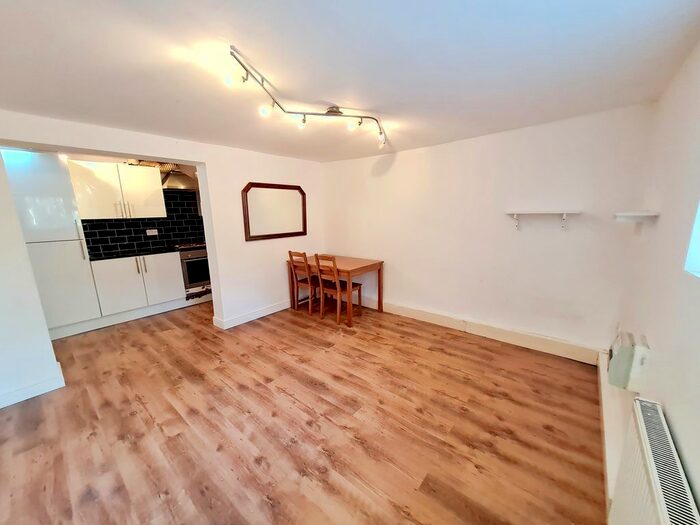 1 Bedroom Flat To Rent In Bury New Road, Prestwich, Manchester, M25