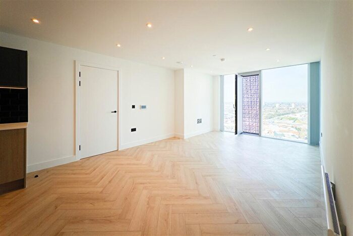 2 Bedroom Apartment To Rent In Bankside, M3