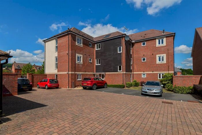 2 Bedroom Flat To Rent In Bracken Way, Malvern, WR14