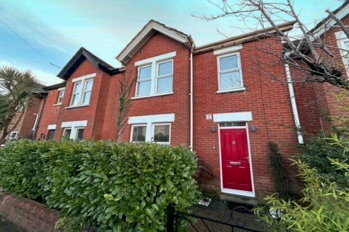 4 Bedroom Property To Rent In Mentone Road, Poole, BH14