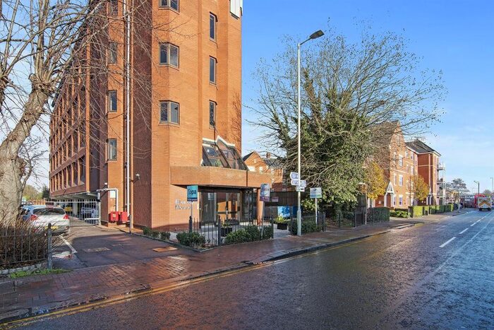 2 Bedroom Flat For Sale In Eleanor Cross Road, Waltham Cross, EN8