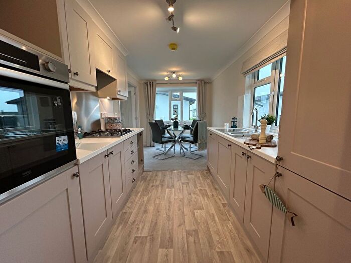 2 Bedroom Mobile/park Home For Sale In Cliffs Drive, Sandy Bay Residential Resort, SS8