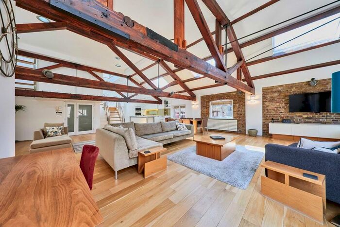 2 Bedroom Flat To Rent In Mill Street, London, SE1