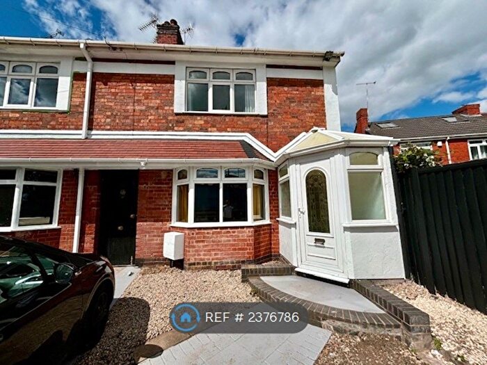 3 Bedroom Semi-Detached House To Rent In Central Avenue, Nuneaton, CV11