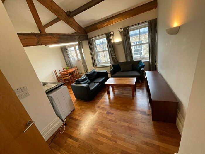2 Bedroom Apartment To Rent In - Westgate, Huddersfield, HD1