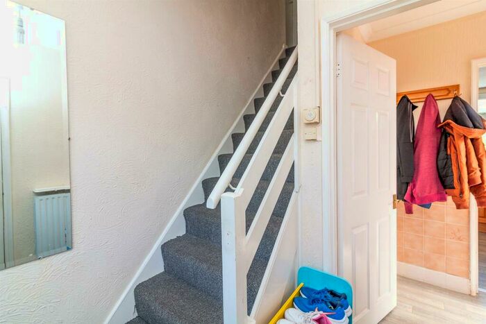 3 Bedroom End Of Terrace House For Sale In Stirling Grove, Clifton, Nottingham, NG11