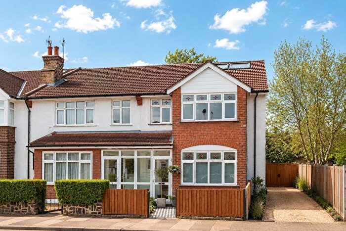 4 Bedroom End Of Terrace House For Sale In Shell Road, London, SE13