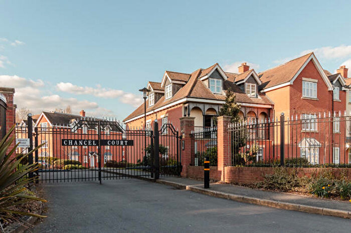 2 Bedroom Flat To Rent In Chancel Court, Solihull, West Midlands, B91