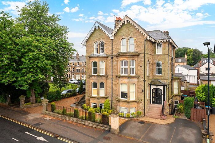 2 Bedroom Flat For Sale In Leeds Road, Harrogate, HG2