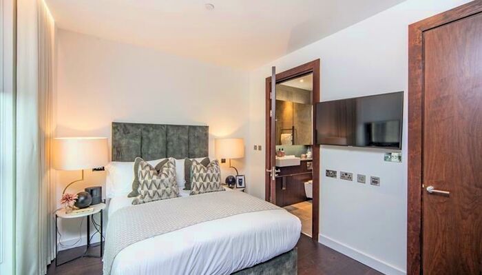 2 Bedroom Apartment To Rent In Thornes House, Charles Clowes Walk, London, SW11